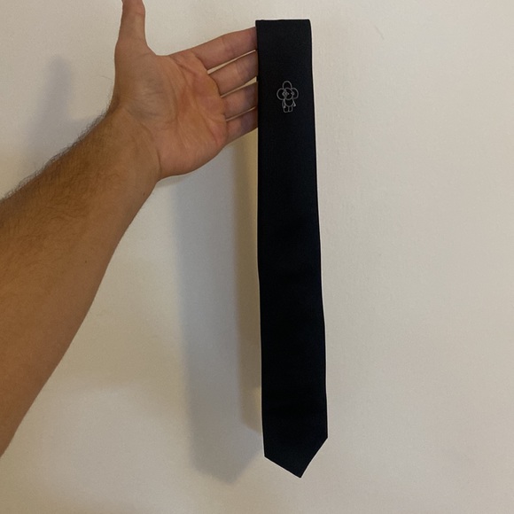Louis Vuitton Vivienne Tie - Picture 2 of 3